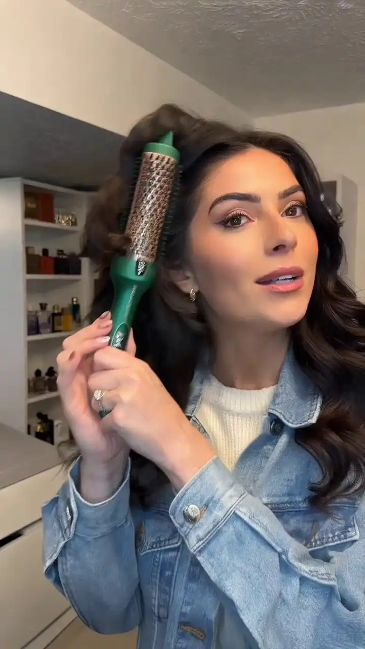 OmniShow Gallery video 17